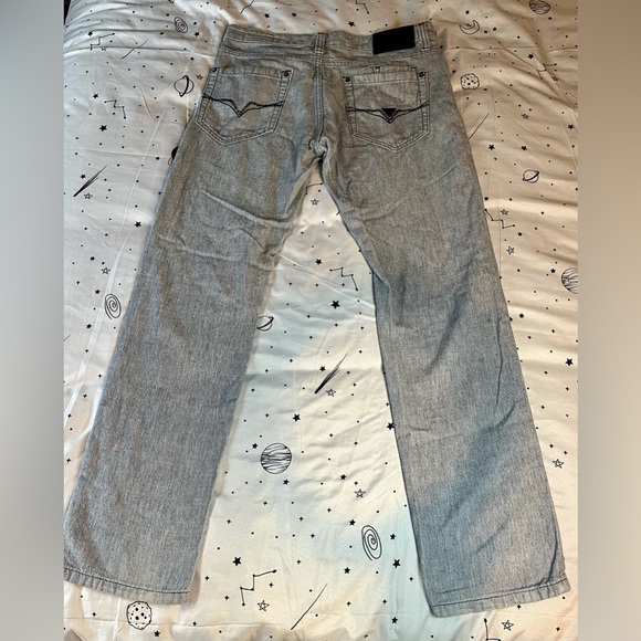 GUESS Jeans. Only worn a few times. Straight legged, no rips, no distress. - Picture 4 of 8